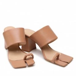 Mules Et Sandales Mules / Sandales De Bain CARINII - B6257 491-000-000-000 Beige -Carinii Soldes 0000209433753 06 rz
