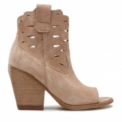 Carinii Soldes -Carinii Soldes 02 0000300167731 rz